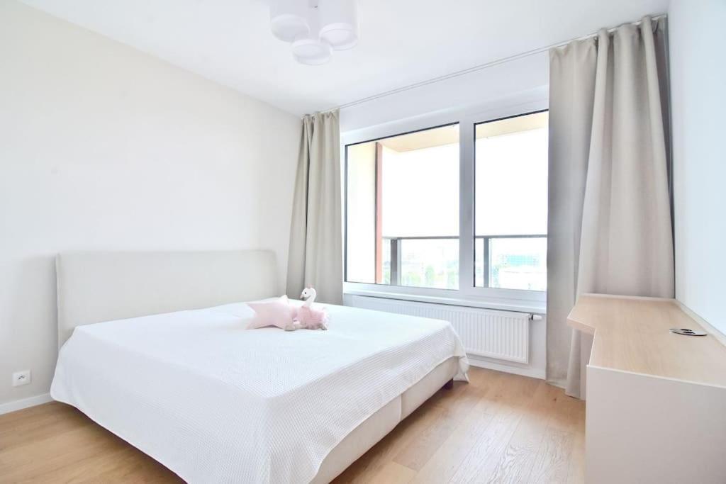 Апартаменти Downtown Charm With Free Parking Spot Братислава Екстер'єр фото