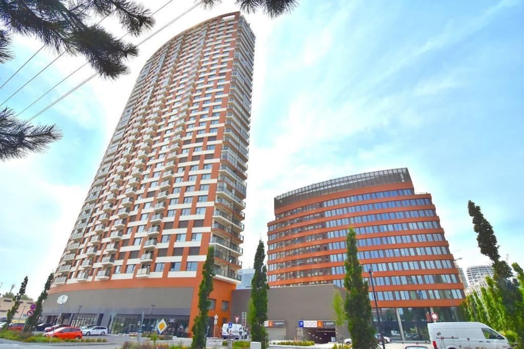 Апартаменти Downtown Charm With Free Parking Spot Братислава Екстер'єр фото
